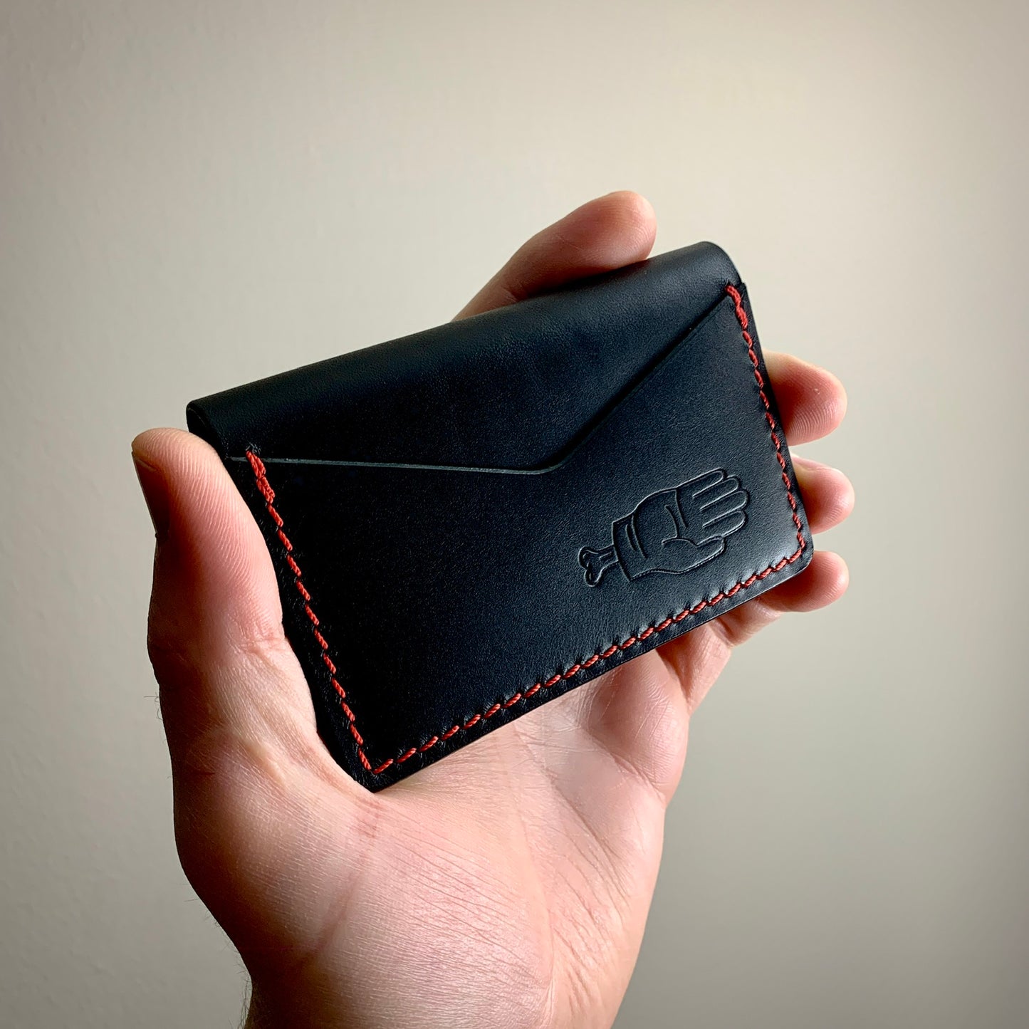 Runt Bi-Fold - Black/Red