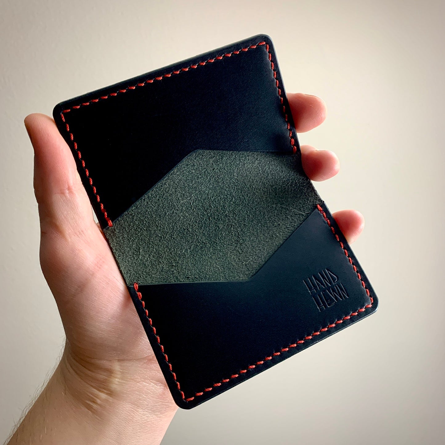 Runt Bi-Fold - Black/Red