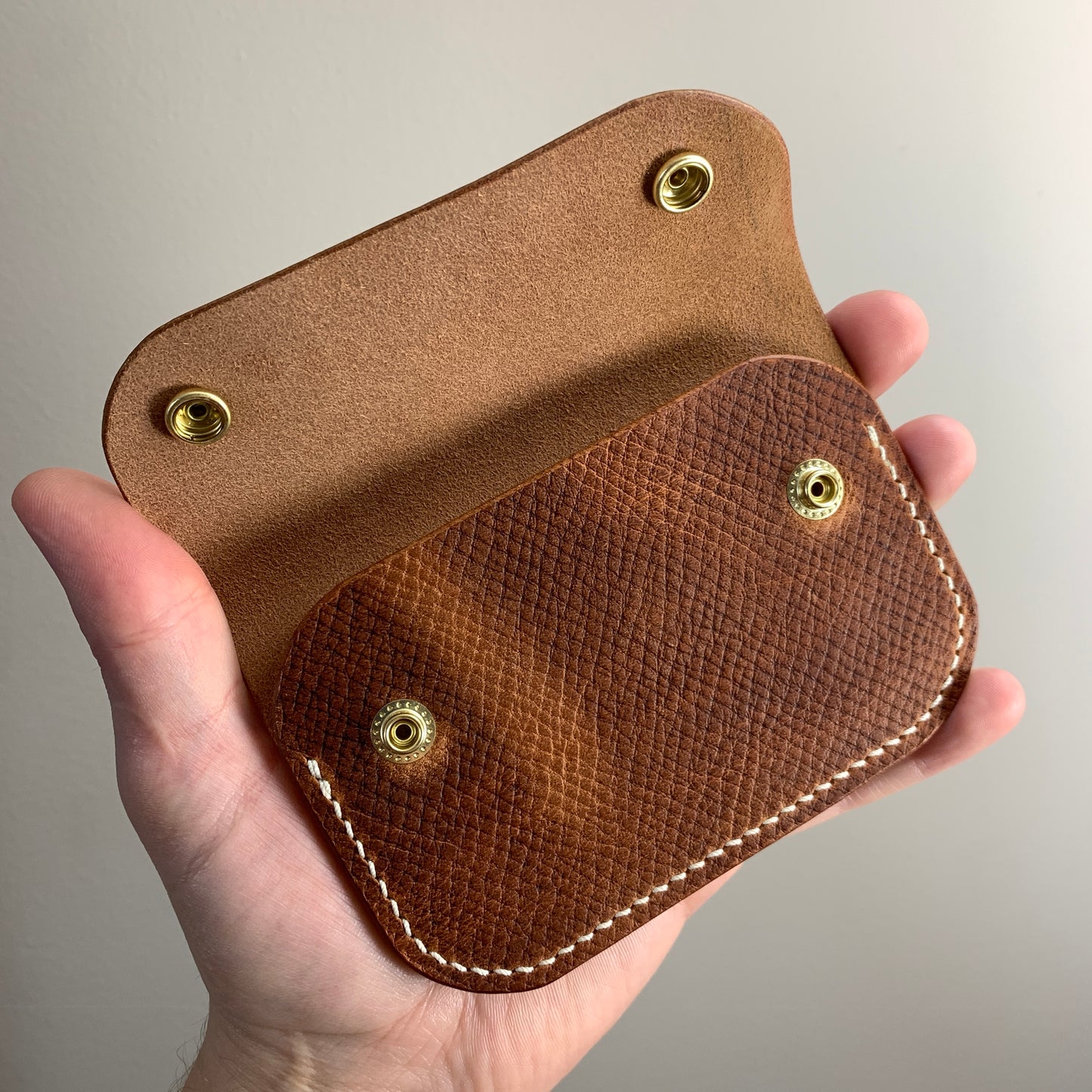 The Crush Snap Wallet - English Tan Saffiano/Natural/White