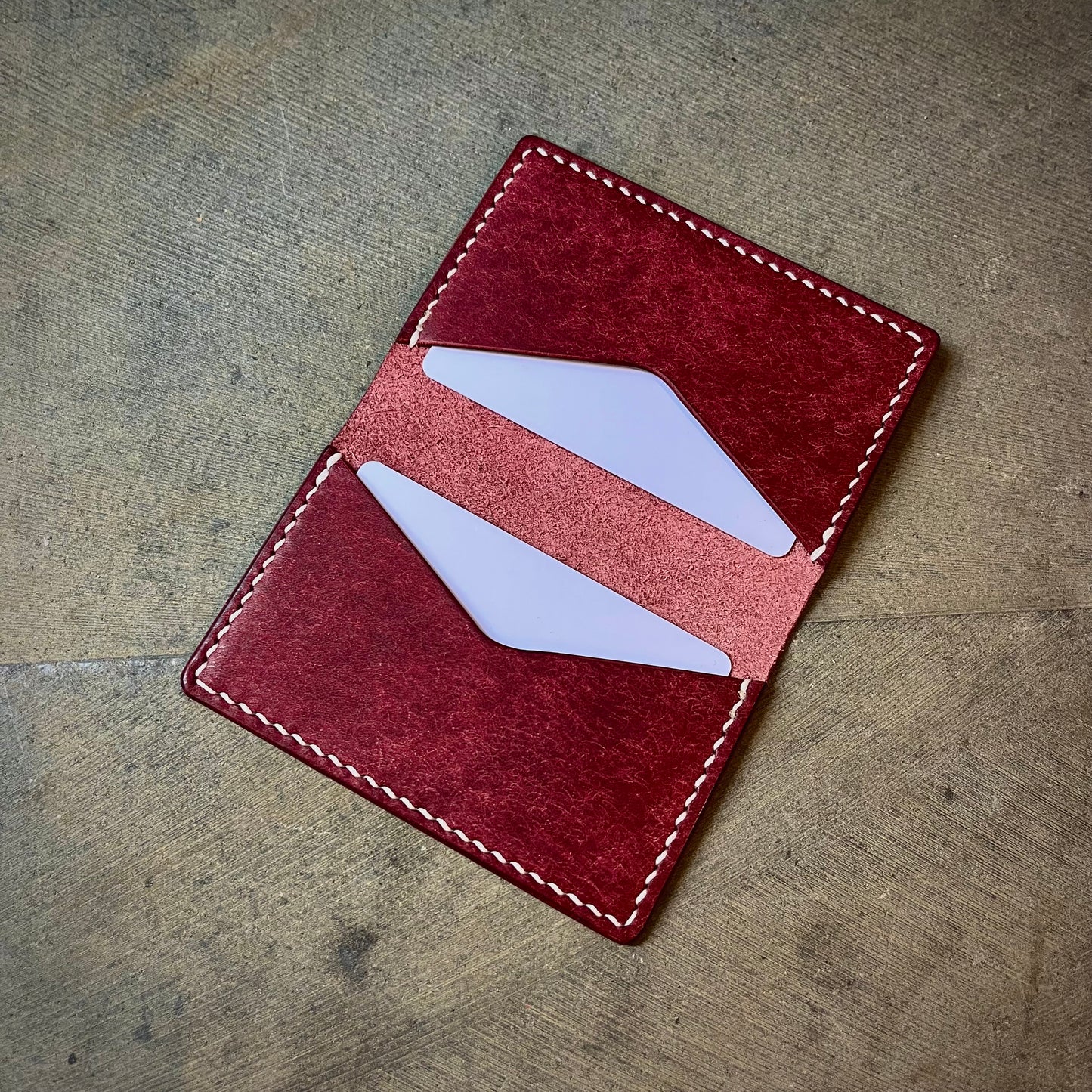 Runt Bi-Fold - Burgundy/White