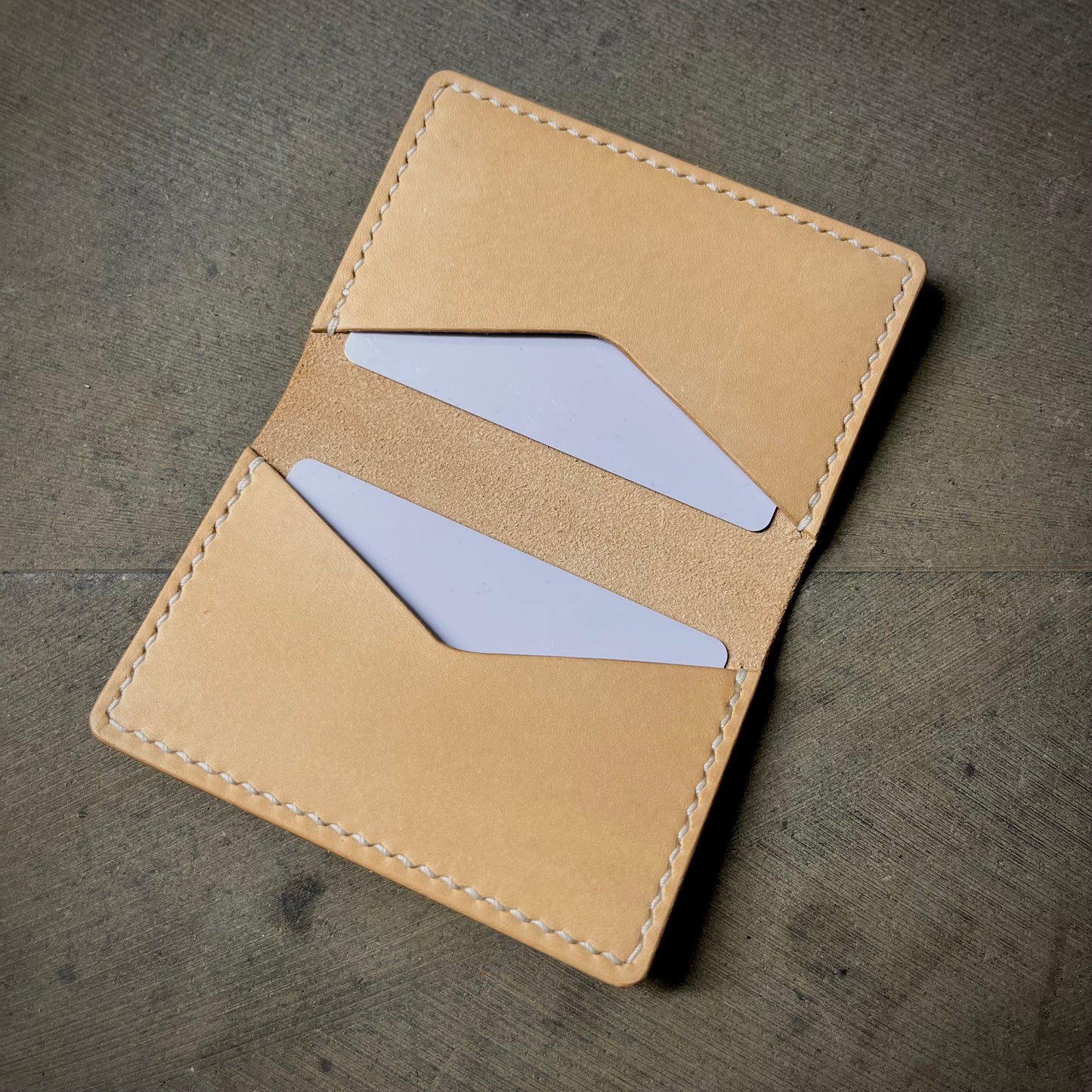 Runt Bi-Fold - Natural/White