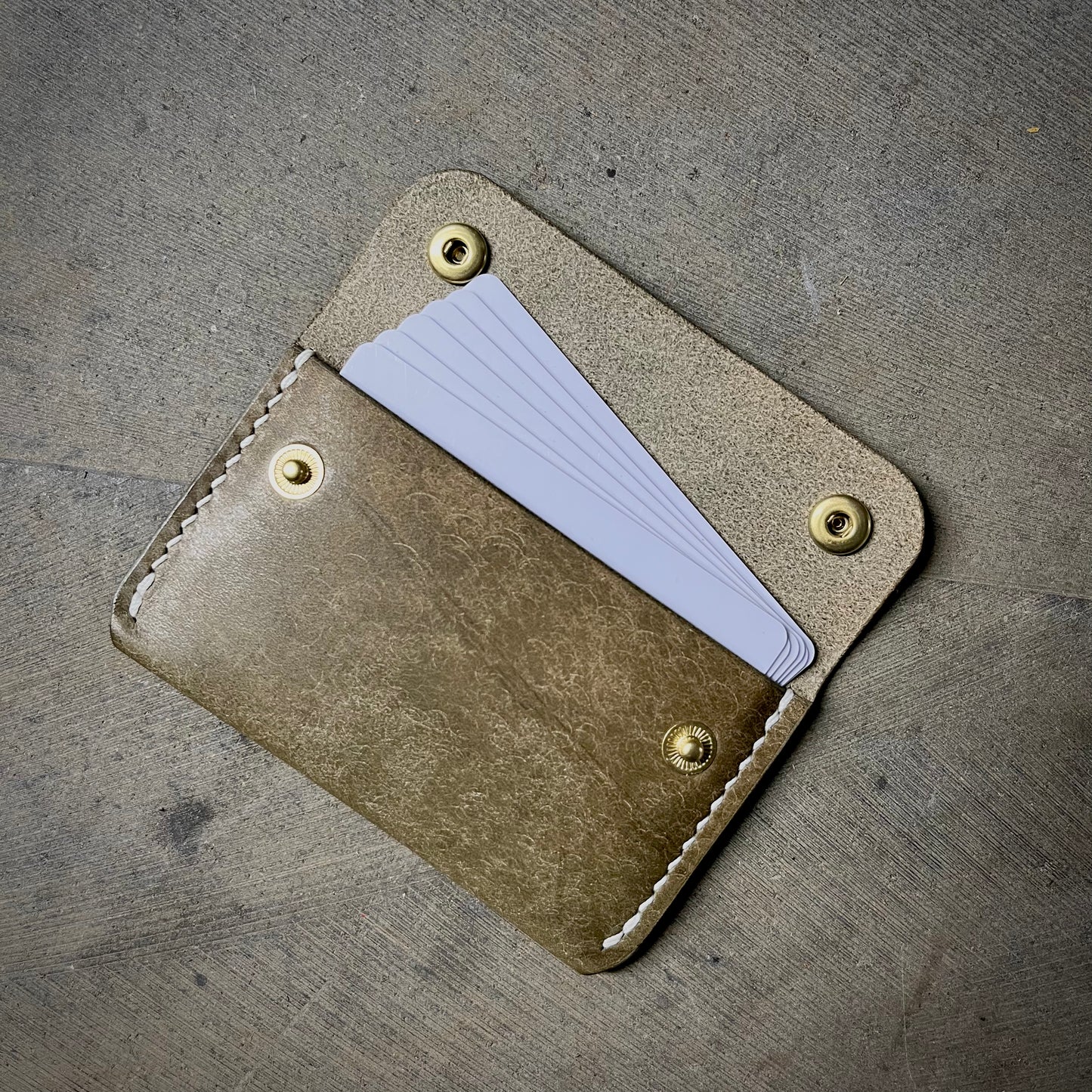Roscoe Wallet - Stone/White